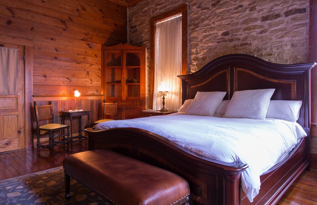 Upstairs Inn Hico エクステリア 写真