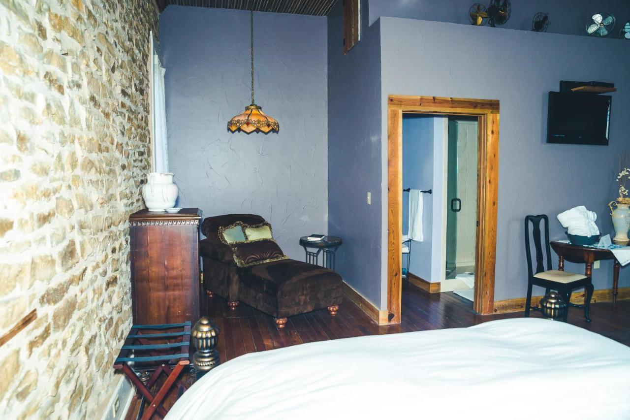 Upstairs Inn Hico エクステリア 写真